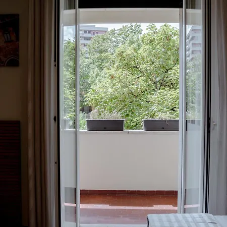 Independent * ורונה