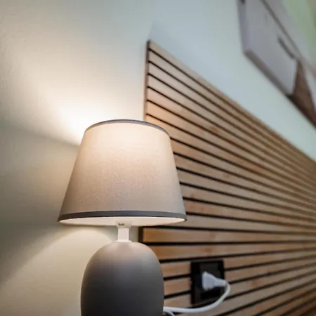 Independent מלון