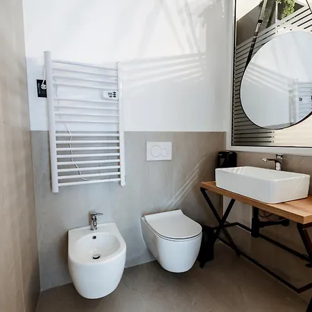 Independent * Verona