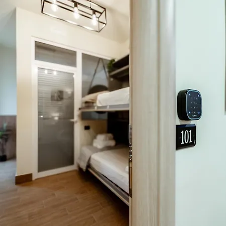 Independent Hotel